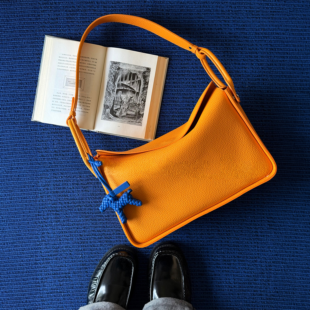 Mendy Genuine Leather Pebbled  - огляд і ціна Luxury Bags With Silver Hardware