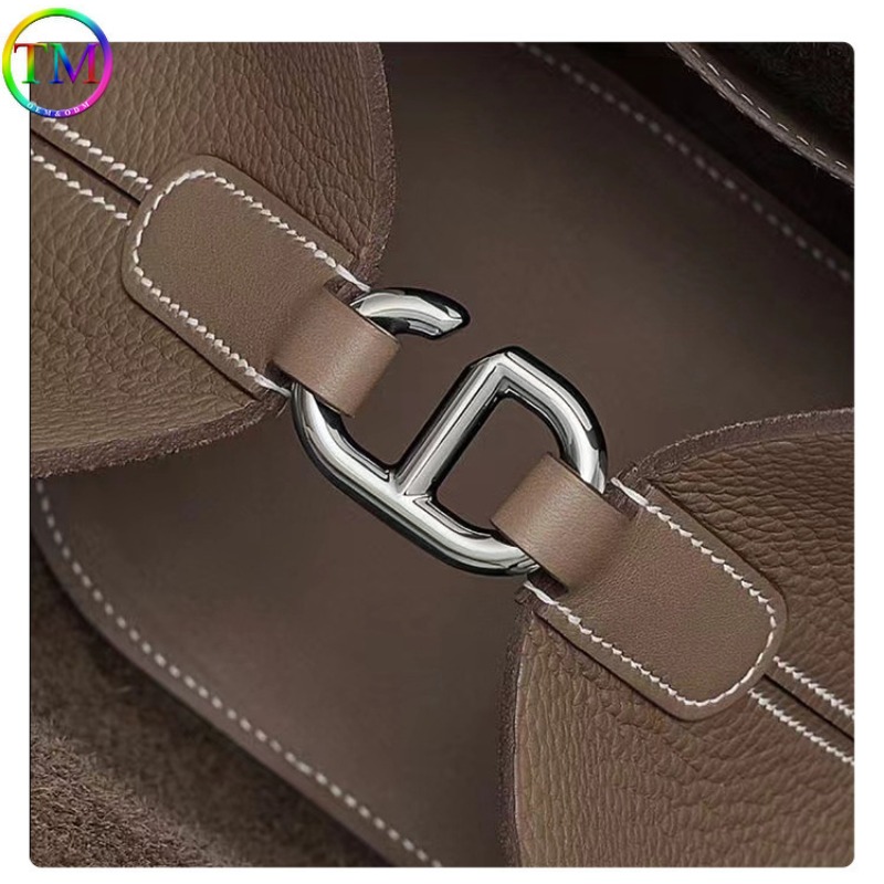 Gold/Silver Metal G Shape Conn - огляд і ціна Luxury Bags With Silver Hardware