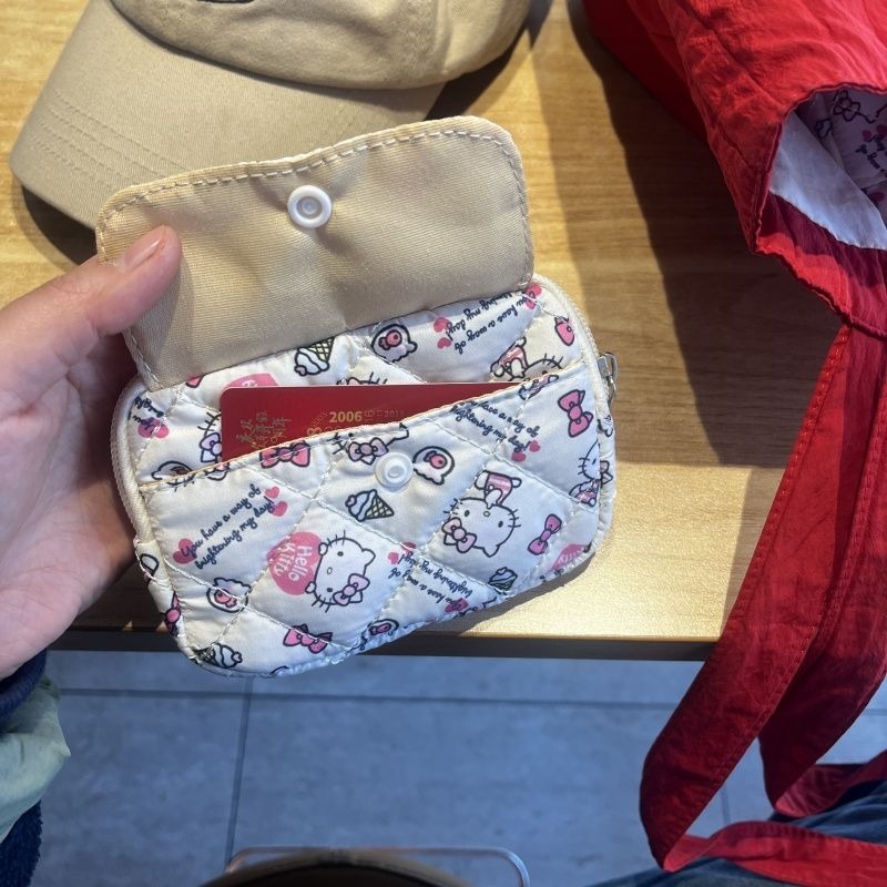 Sanrio New HelloKitty Kawaii A - огляд і ціна Luxury Bags Japan