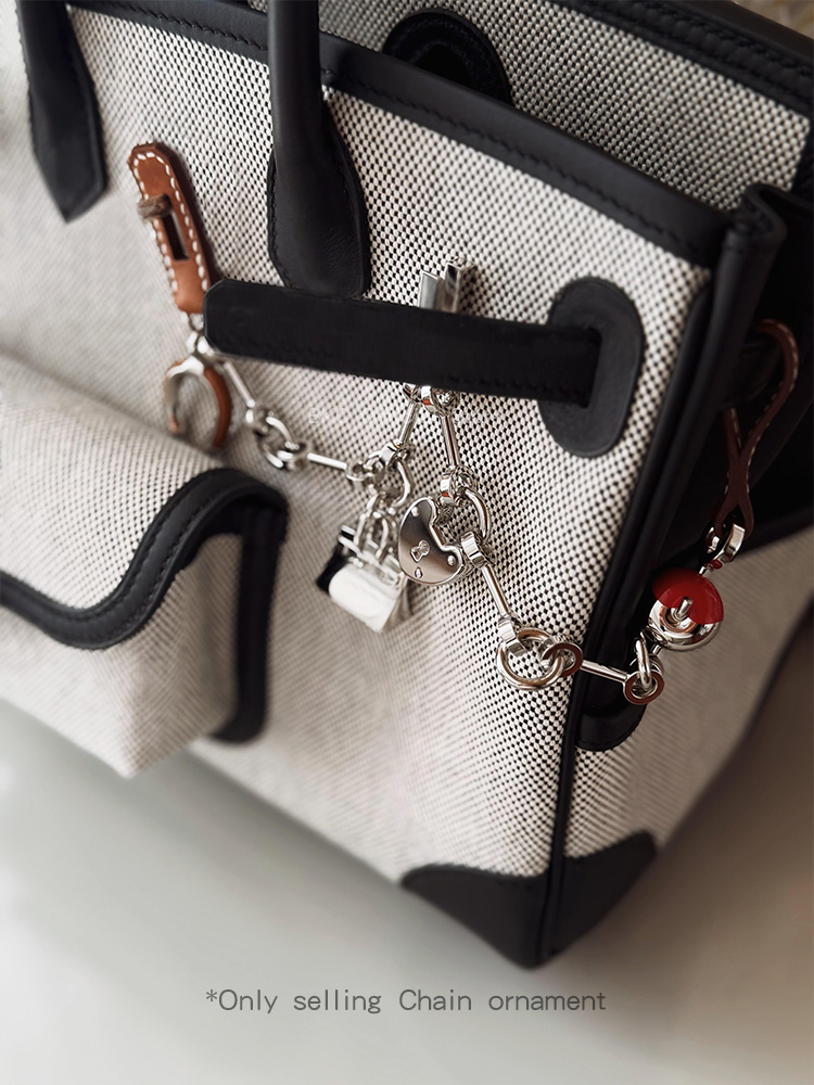 Luxury Metal Spliced Calfskin  - огляд і ціна Luxury Bags With Silver Hardware