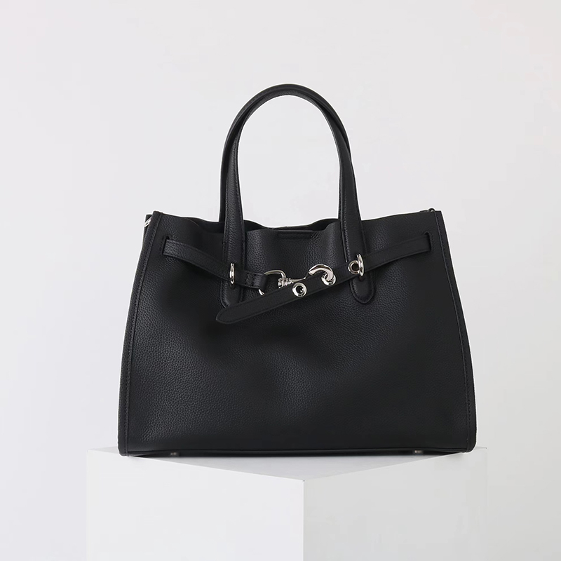 Luxury Brand Silver Buckle Wom - огляд і ціна Luxury Bags With Silver Hardware