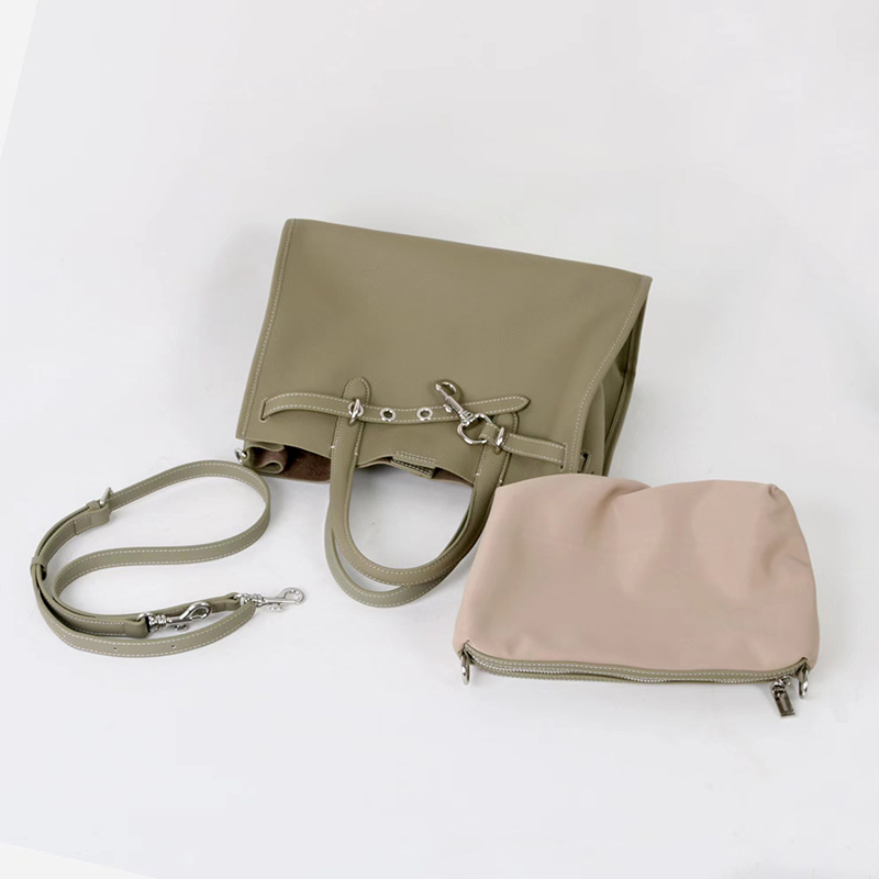 Luxury Brand Silver Buckle Wom - огляд і ціна Luxury Bags With Silver Hardware